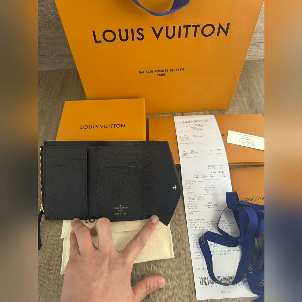 Louis Vuitton Victorine Wallet - Picture 8 of 13